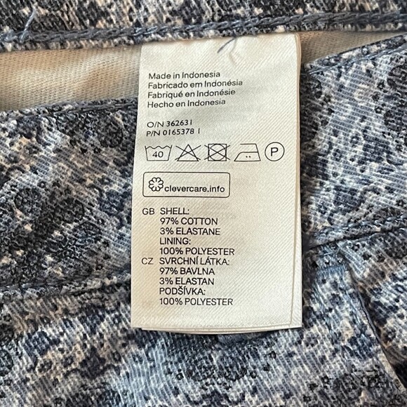 H&M | Blue Patterned Shorts | Size 8 - Picture 8 of 8